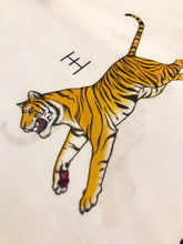 Load image into Gallery viewer, White Tiger Button Up